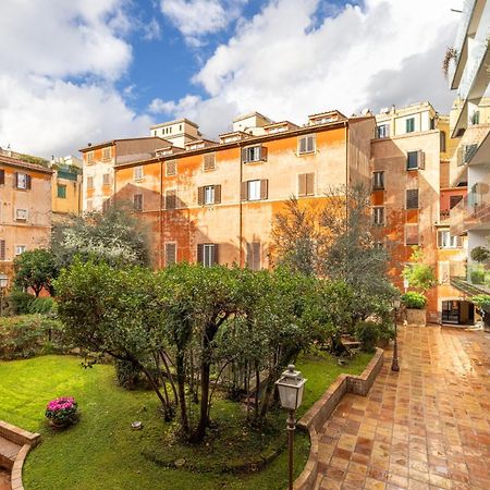 Saturno In Trevi Apartment Rome Bagian luar foto