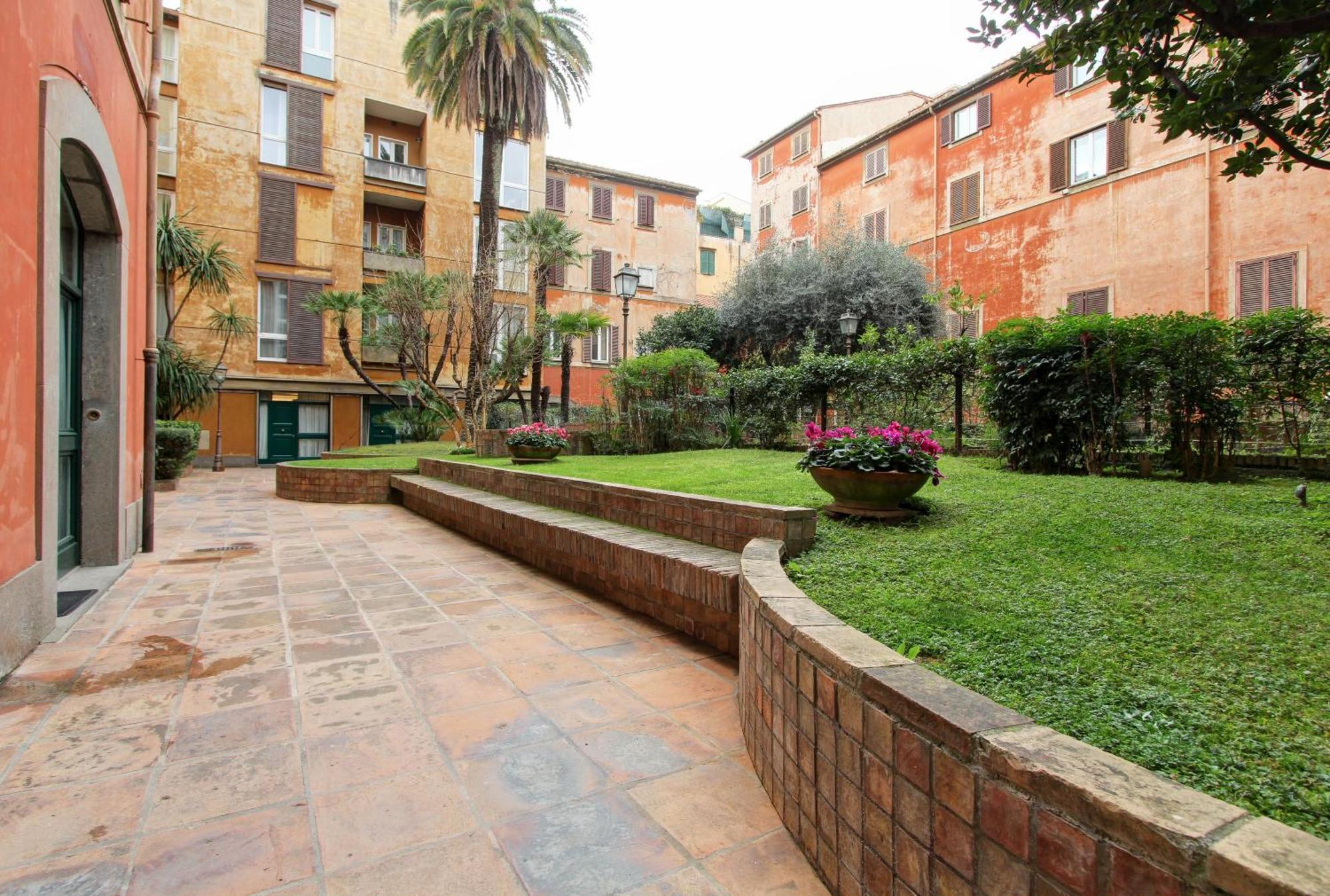 Saturno In Trevi Apartment Rome Bagian luar foto